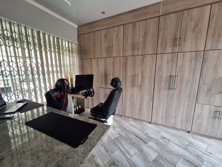 3 Bedroom Property for Sale in La Hoff North West